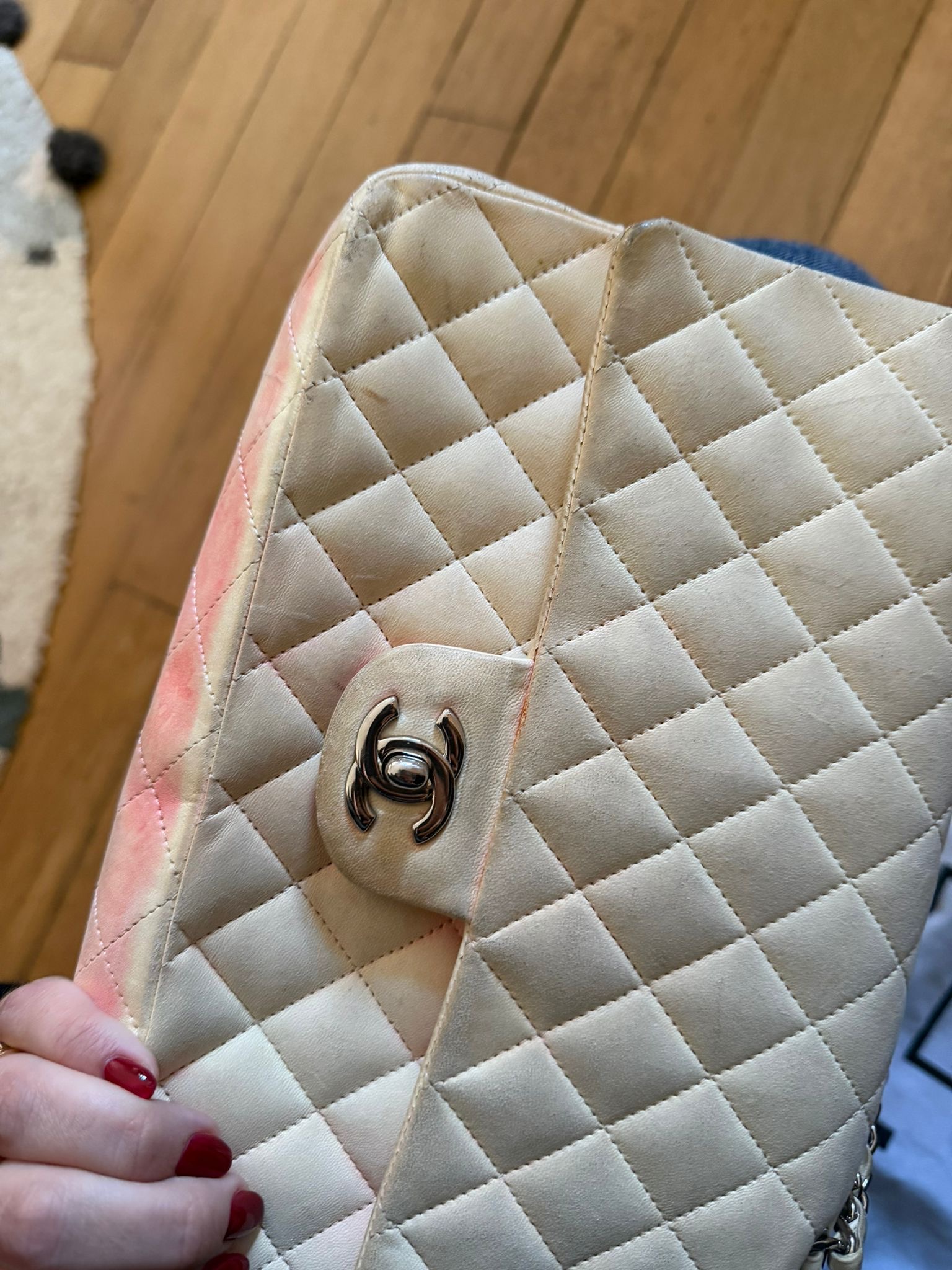Sac Chanel Classic Flap confie a Turn The Bags pour restauration
