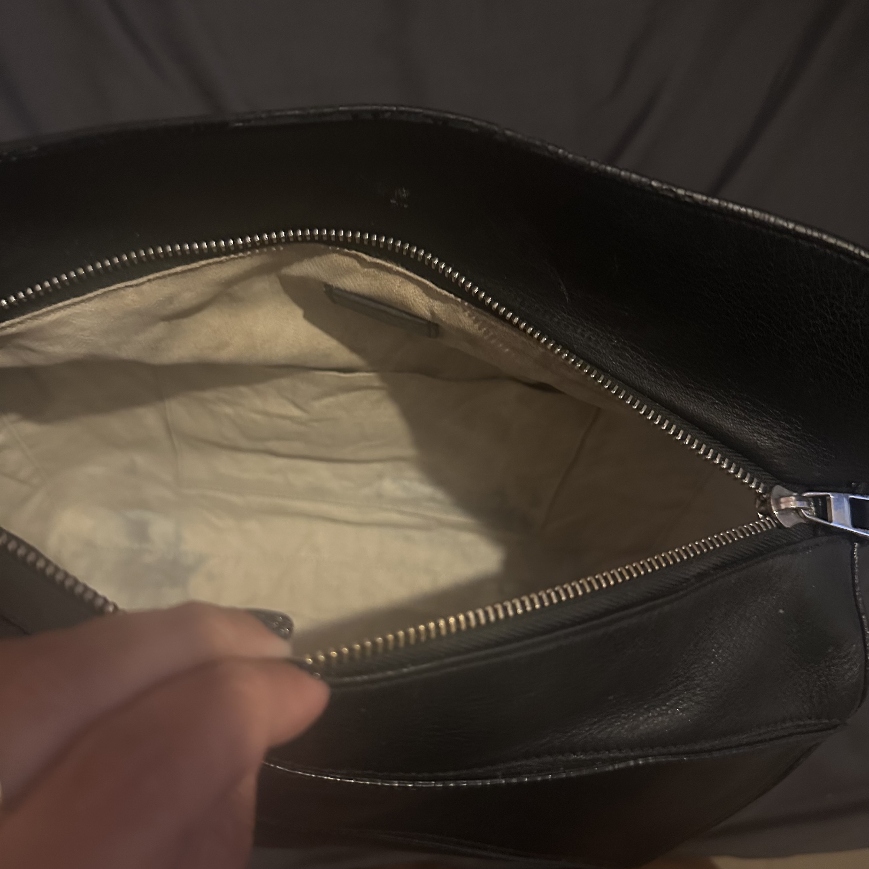 Sac Loewe Inconnu confie a Turn The Bags pour restauration