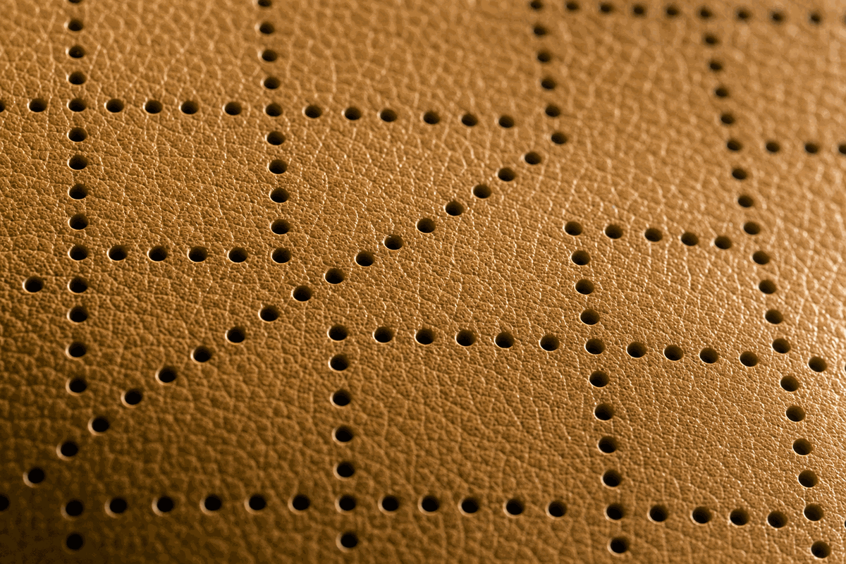 Restauration H perforé Evelyne Hermès résine sellier renfort cuir